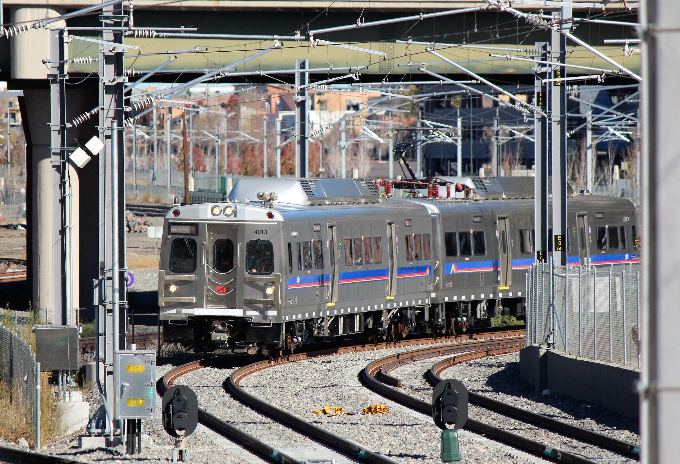 rail-news-denver-rtd-opens-a-line-commuter-rail-route-to-airport